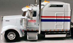 #T-5009 		Kenworth W900L with 86 in Studio Sleeper Farwest Transfer