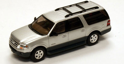 RPT-536-7601.04     2007 Ford Expedition EL    2007 Ford Expedition EL with charcoal lower sides & bumpers and 17 in wheelMetallic Silver/Charcoal with satin chrome grille and 17 in satin painted rims