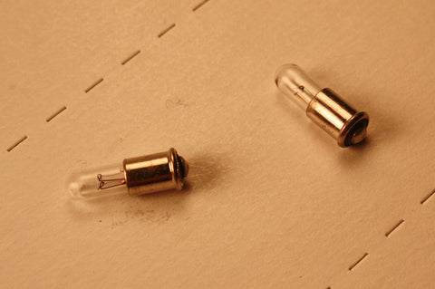 Ath-90360   Athearn RTR replacement light bulb (pkg 2)