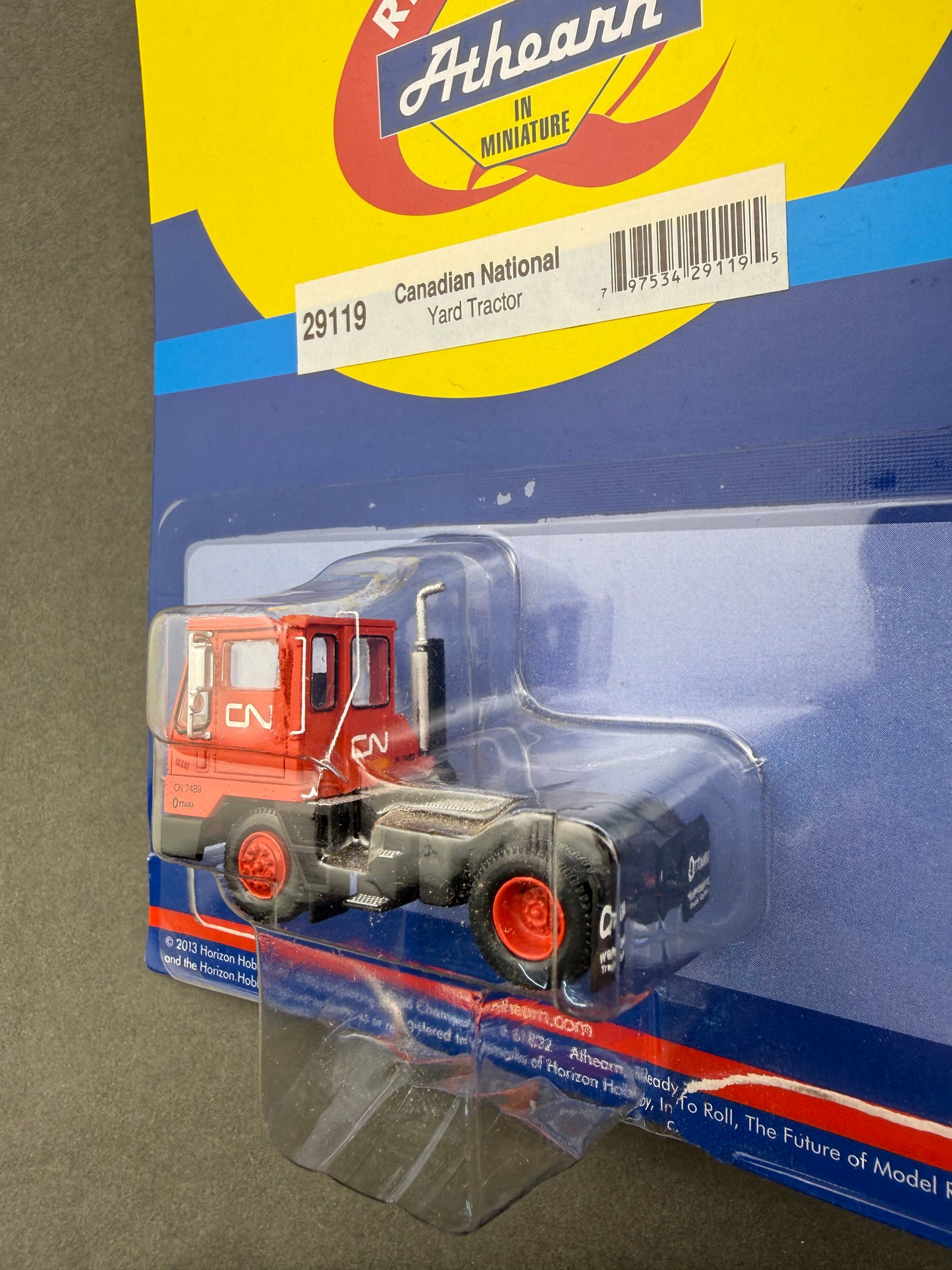 Athearn 29119 HO Yard Tractor, Canadian National