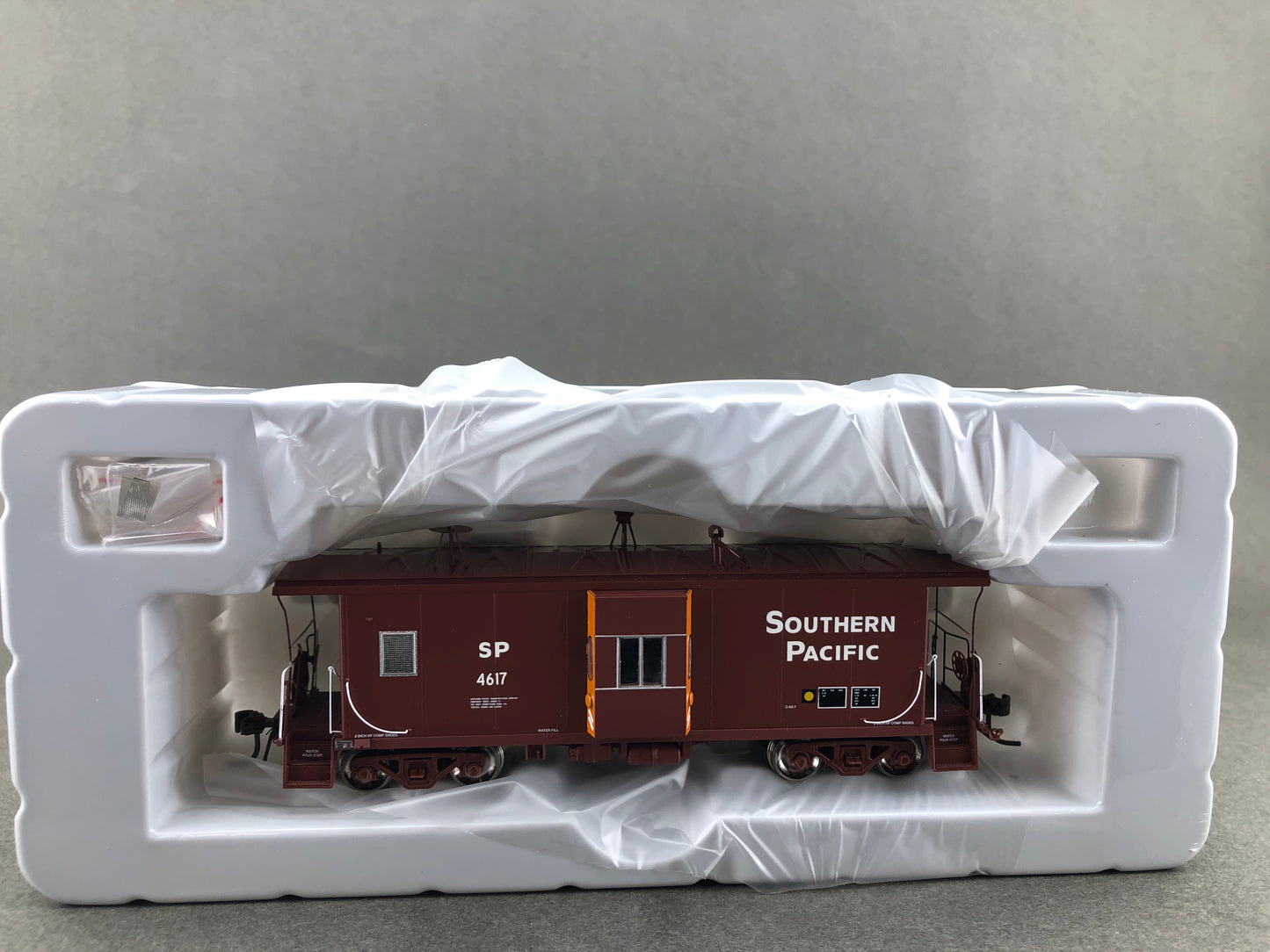 ATH G63305 Southern Pacific C-50-7 Bay Window Caboose