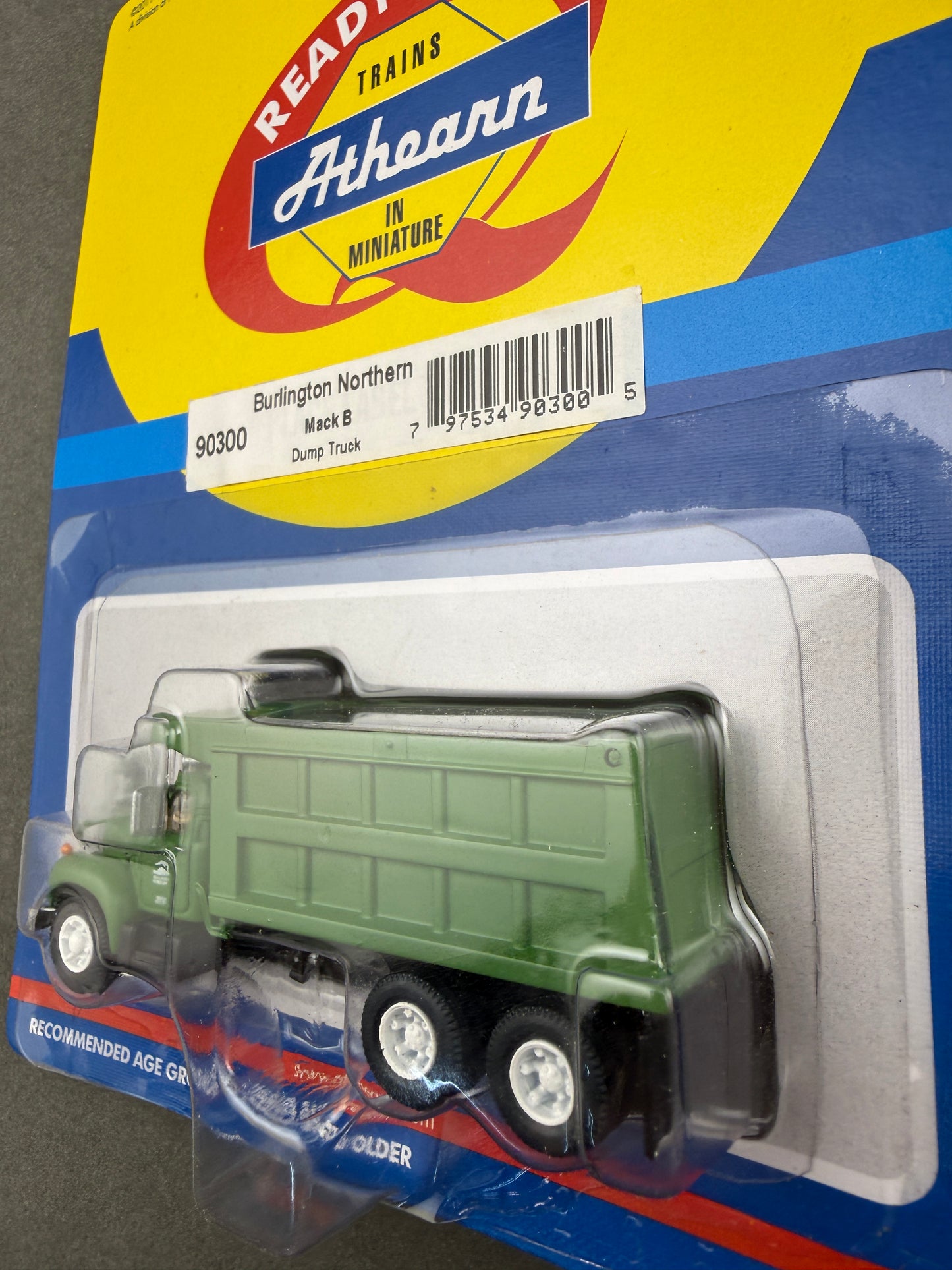 Athearn 90300 Mack B Dump Truck, Burlington Northern