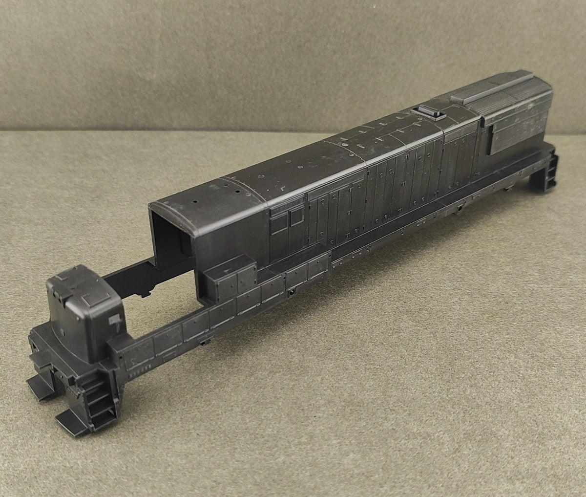 ATH 34300 U28C Undecorated Shell