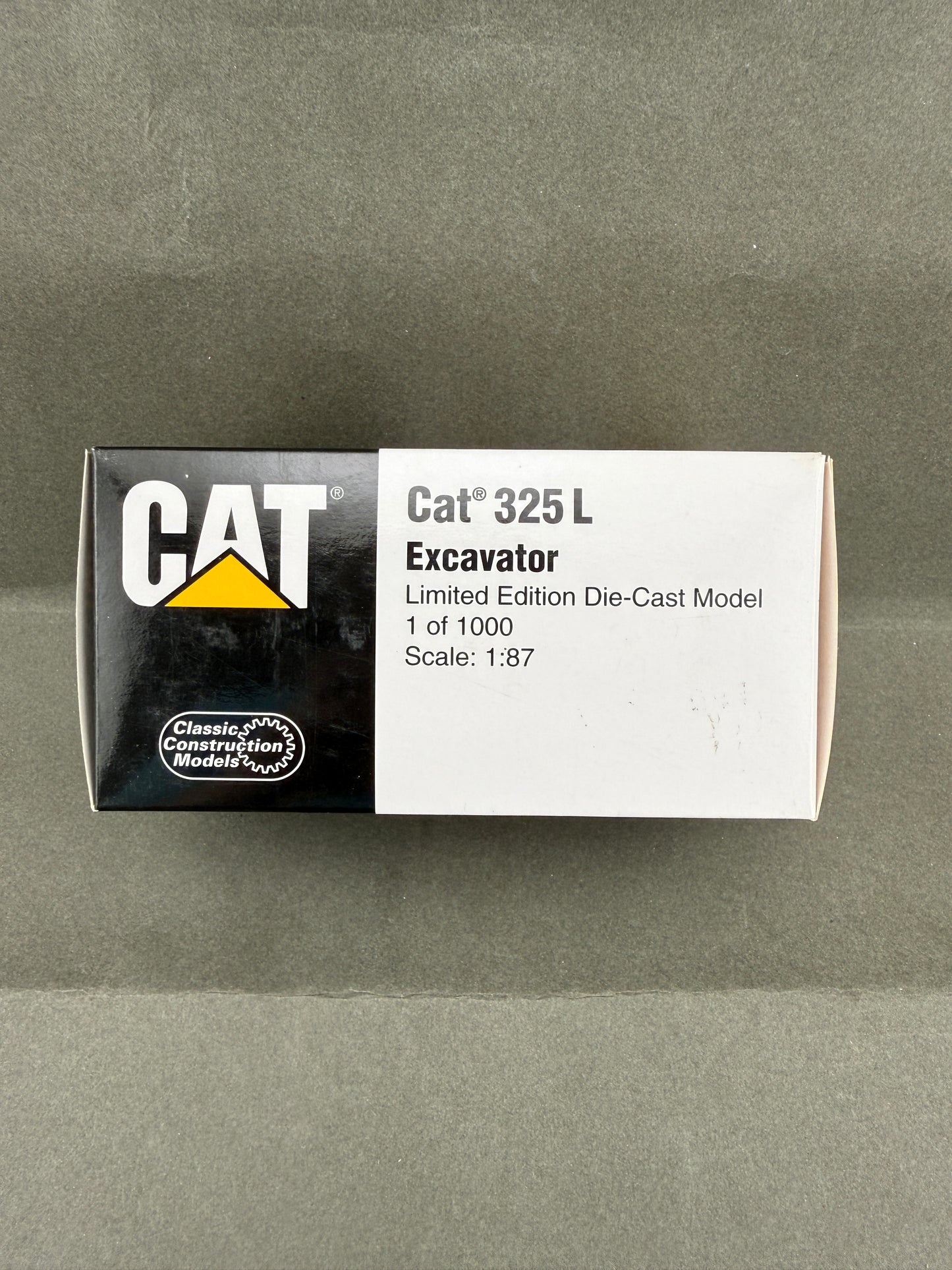 Classic Construction Models Caterpillar CAT 325L Excavator Limited Edition
