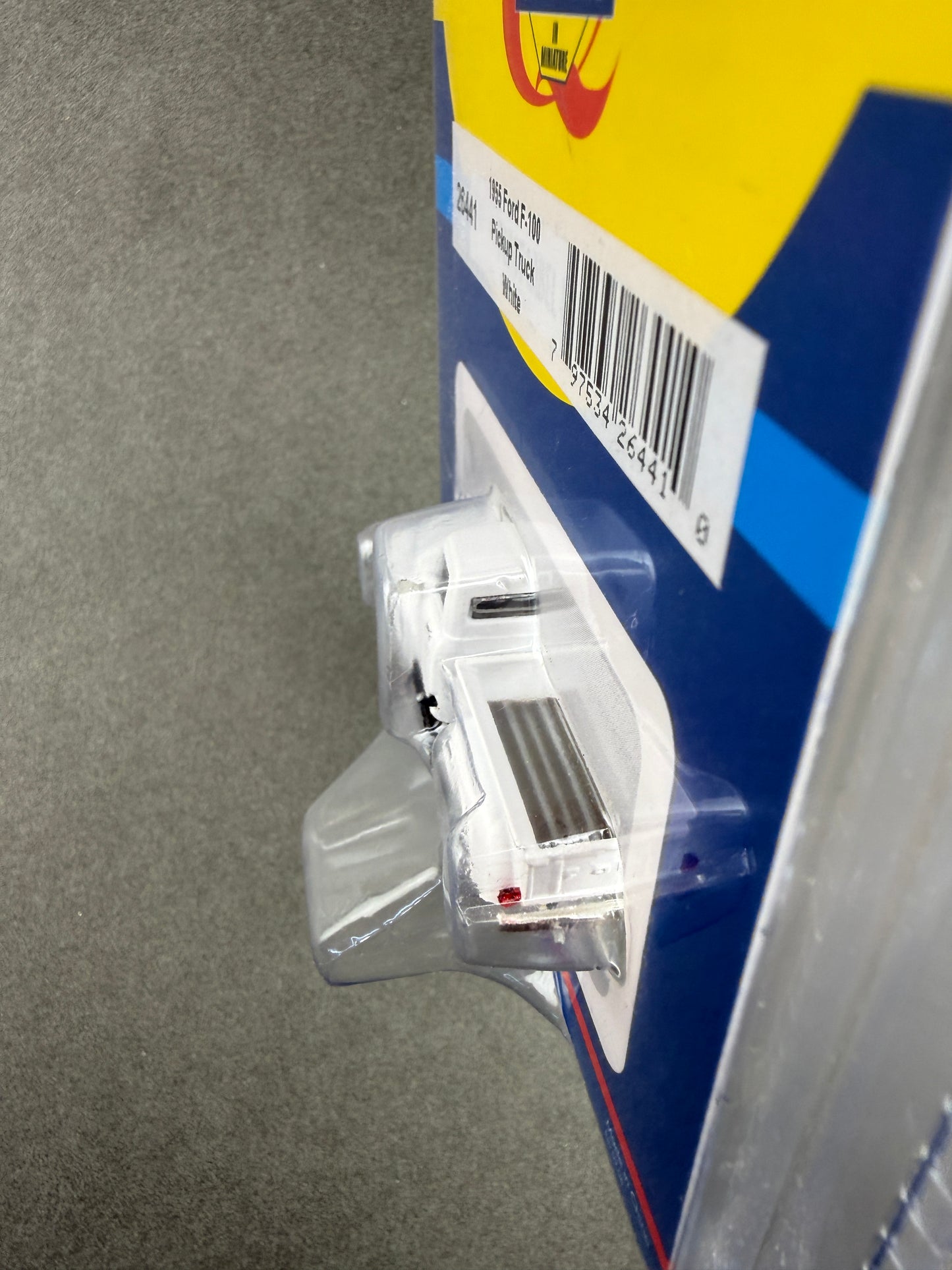 Athearn 26441 HO Scale White 1955 Ford F-100 Pickup Truck