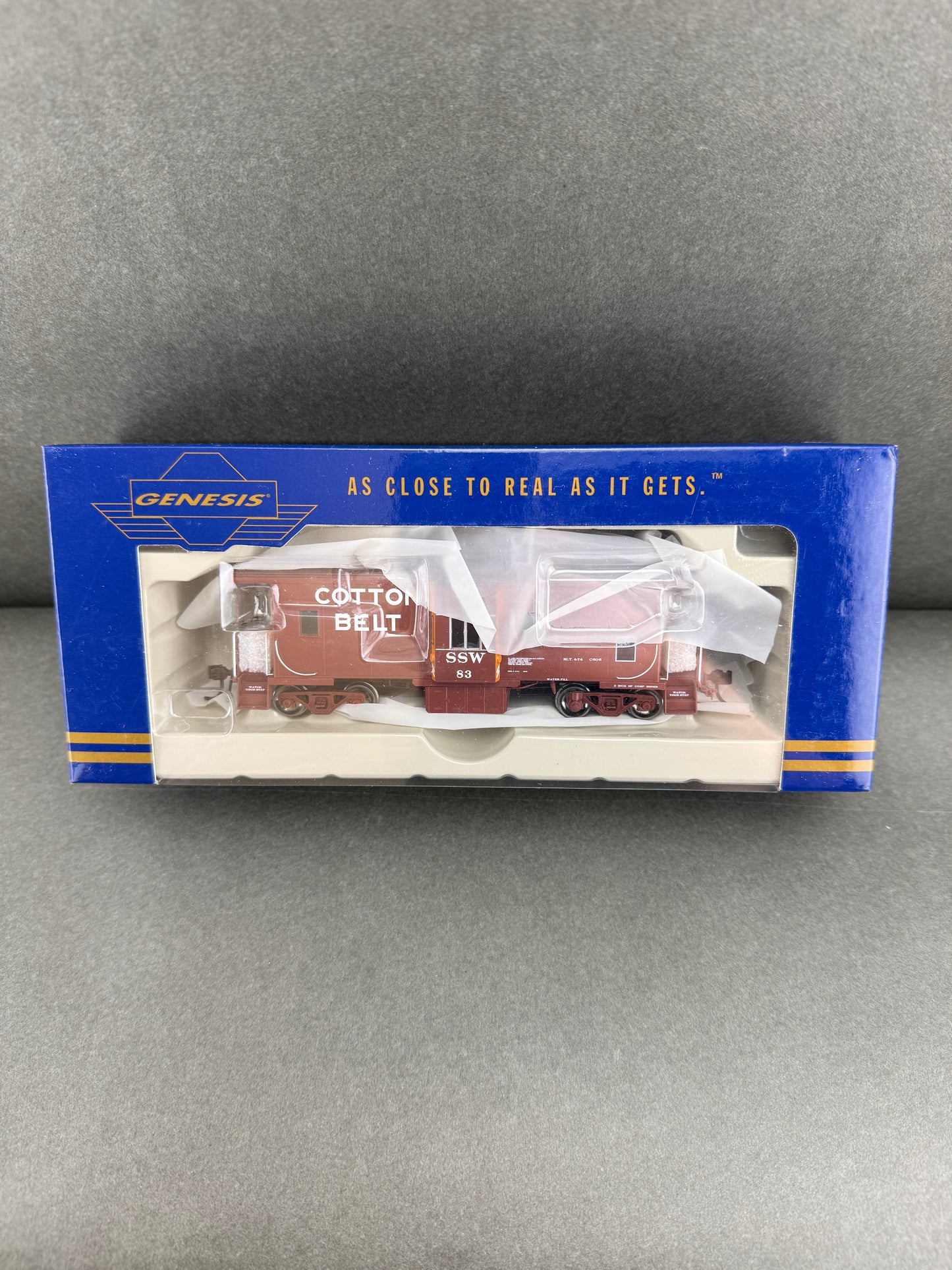ATH G63022 HO Scale C 50 5 Bay Window Caboose 83 Southern Pacific