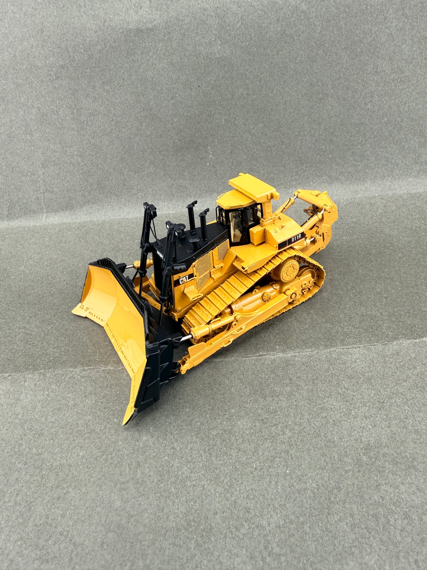 Classic Construction Models Caterpillar CAT D11R Track Type Tractor Limited Edition