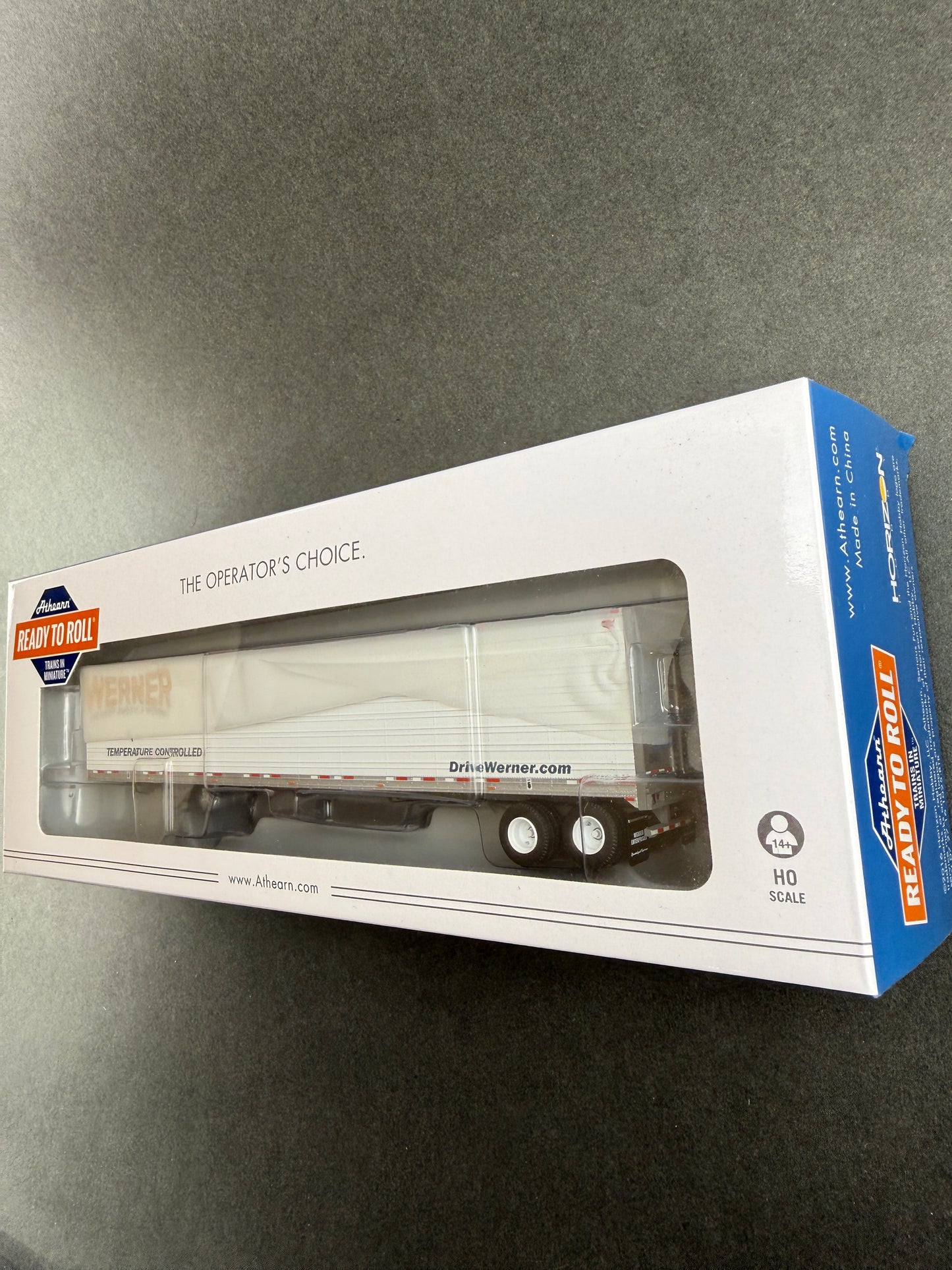 ATH 29865 HO Scale 28860 53' Utility Reefer Trailer Werner