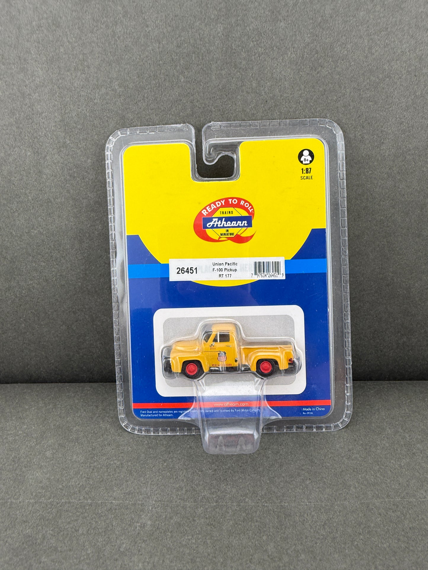 Athearn 26451 HO Scale Tan Union Pacific Ford F-100 Pickup Truck