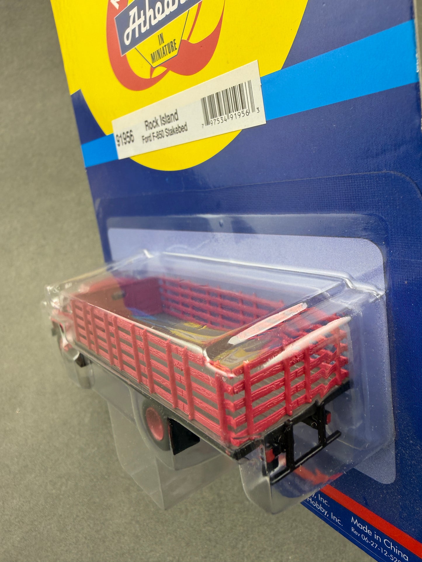 Athearn 91956 HO RTR Ford F-850 Rock Island, Stakebed