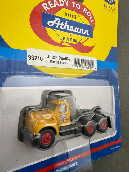 Athearn 93210 Mack B Tractor, Union Pacific