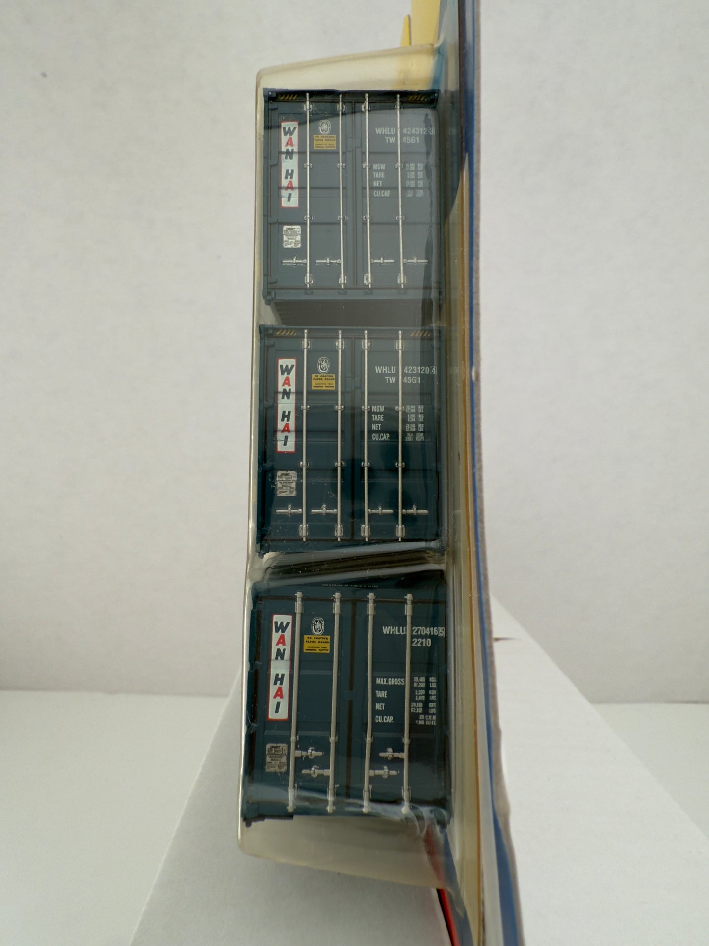 ATH 27880 Wan Hai 40' and  20' Container Assortment 4 pack Intermodal