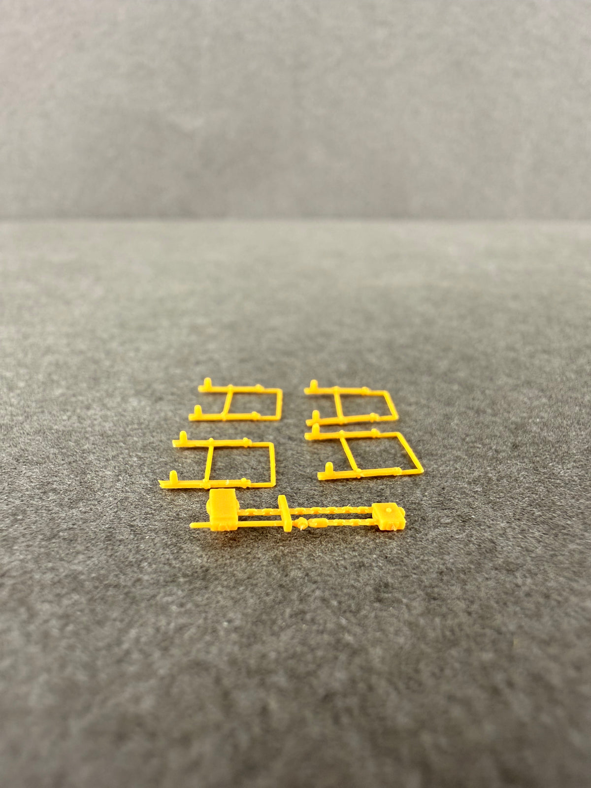 ATH 28937 57’ Spine Sprue E Details