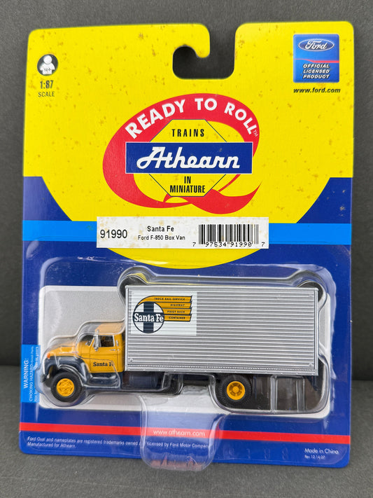 Athearn 91990 Ford F-850 Box Truck, Santa Fe