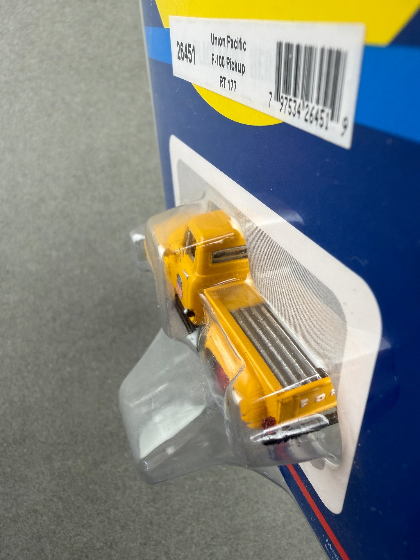 Athearn 26451 HO Scale Tan Union Pacific Ford F-100 Pickup Truck