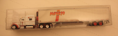#T- 80319   Navajo   KW  W-900L  With 86" in Sleeper and 53 ft Reefer Van