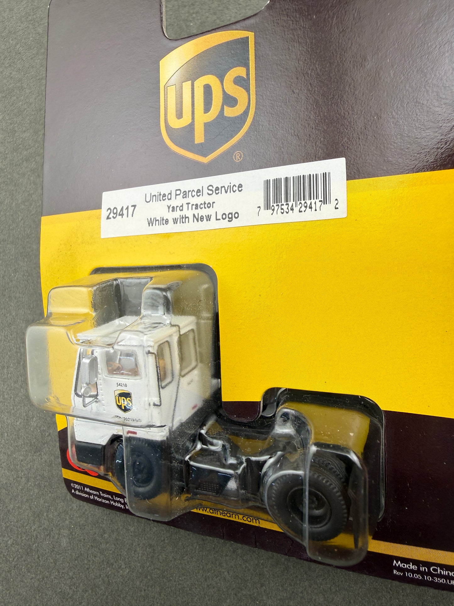 Athearn 29417 HO Yard Tractor UPS, White with New Logo