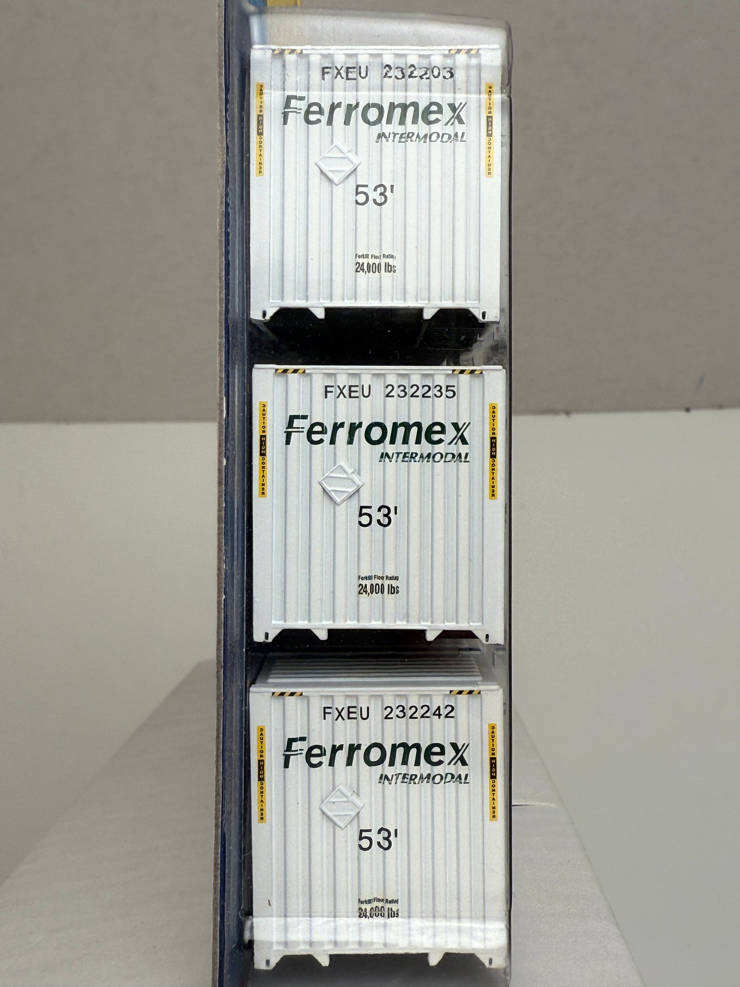 ATH 29367 Athearn FXE 53’ Jindo Container (3-pack) Intermodal
