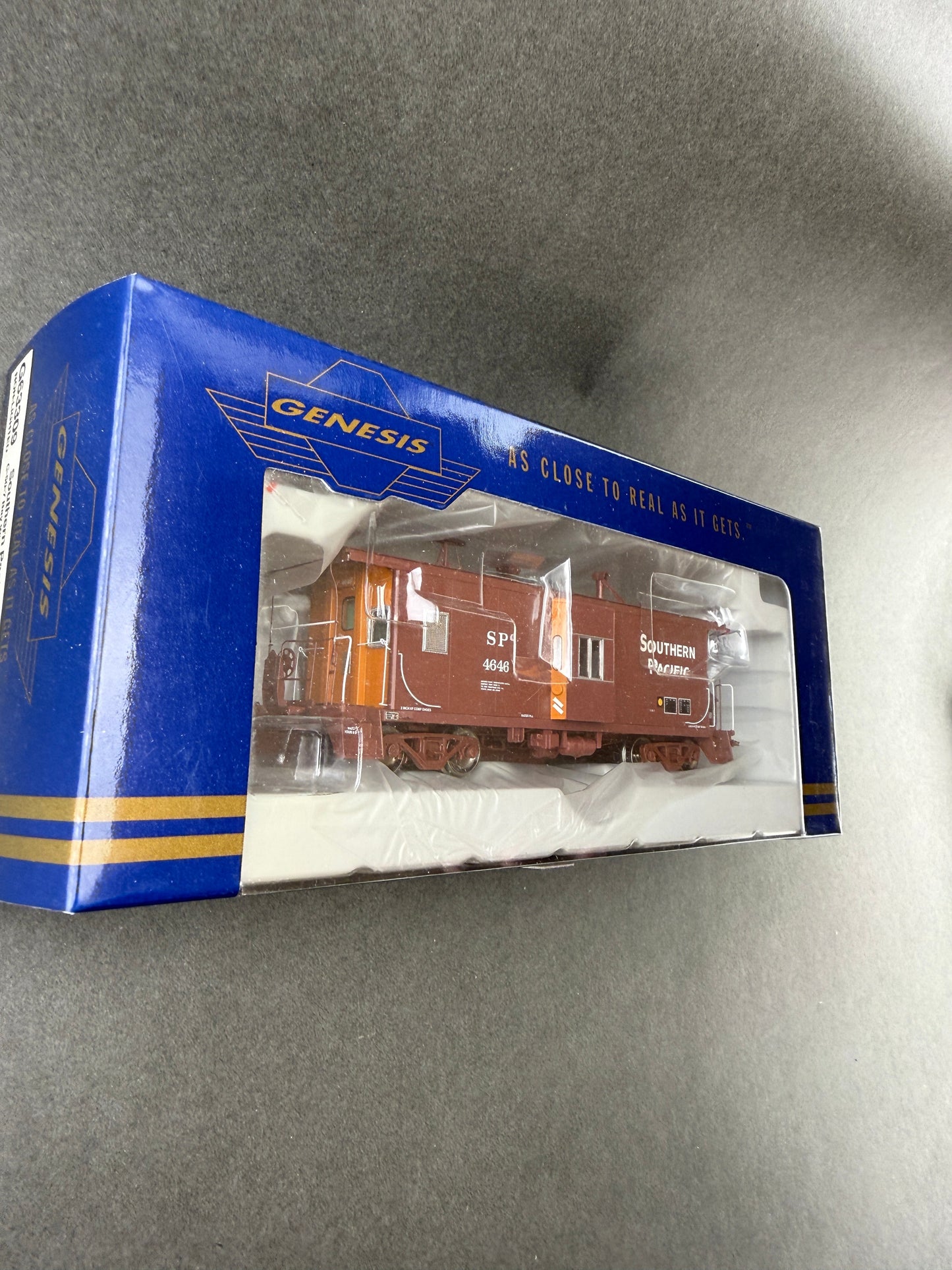 ATH G63308 HO Scale C 50 7 Bay Window Caboose 4641 Southern Pacific