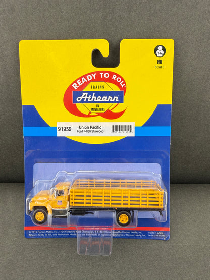 ATH 91959 HO  Ford F 850 Stakebed Truck Union Pacific