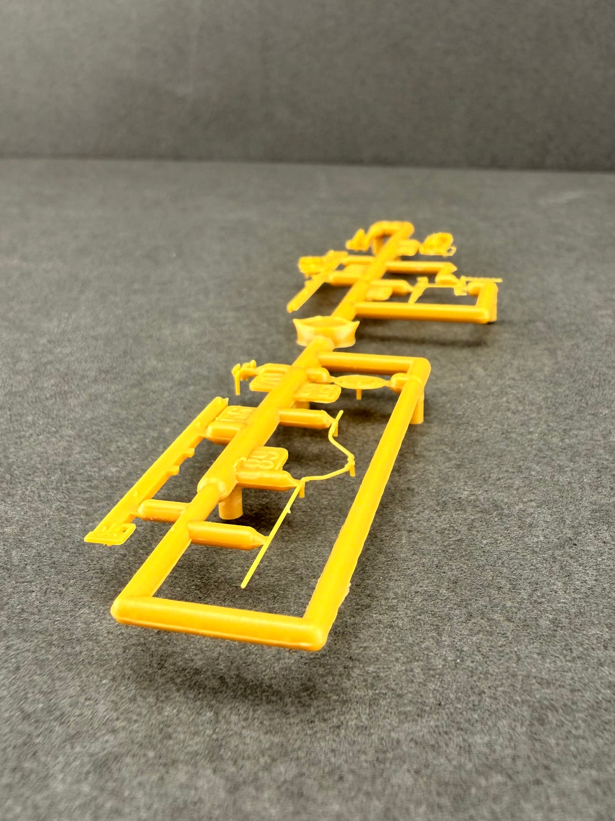 ATH 28935 57’ Spine Sprue C  Details