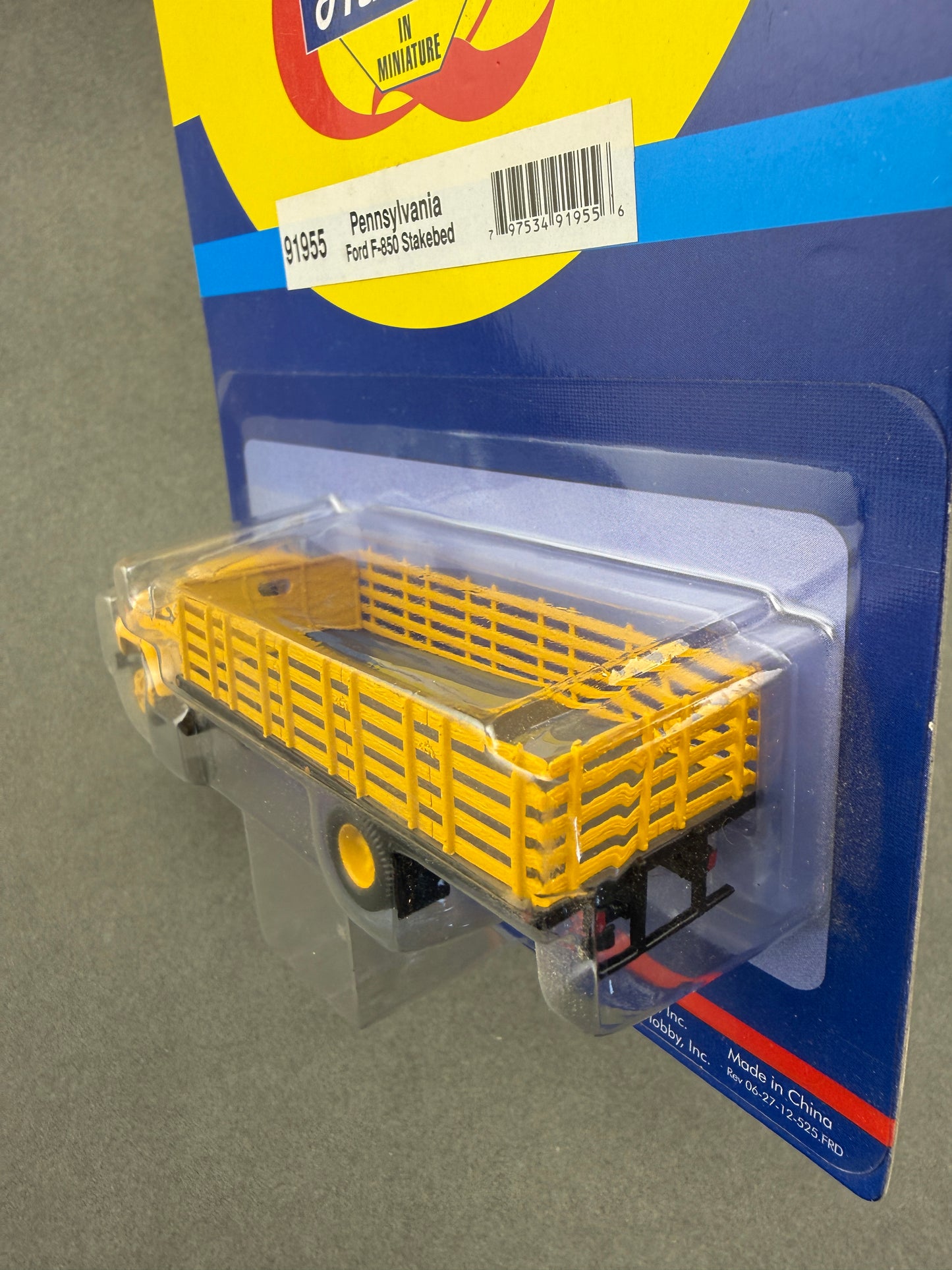 ATH 91955 HO RTR Ford F 850 Stakebed Truck PRR