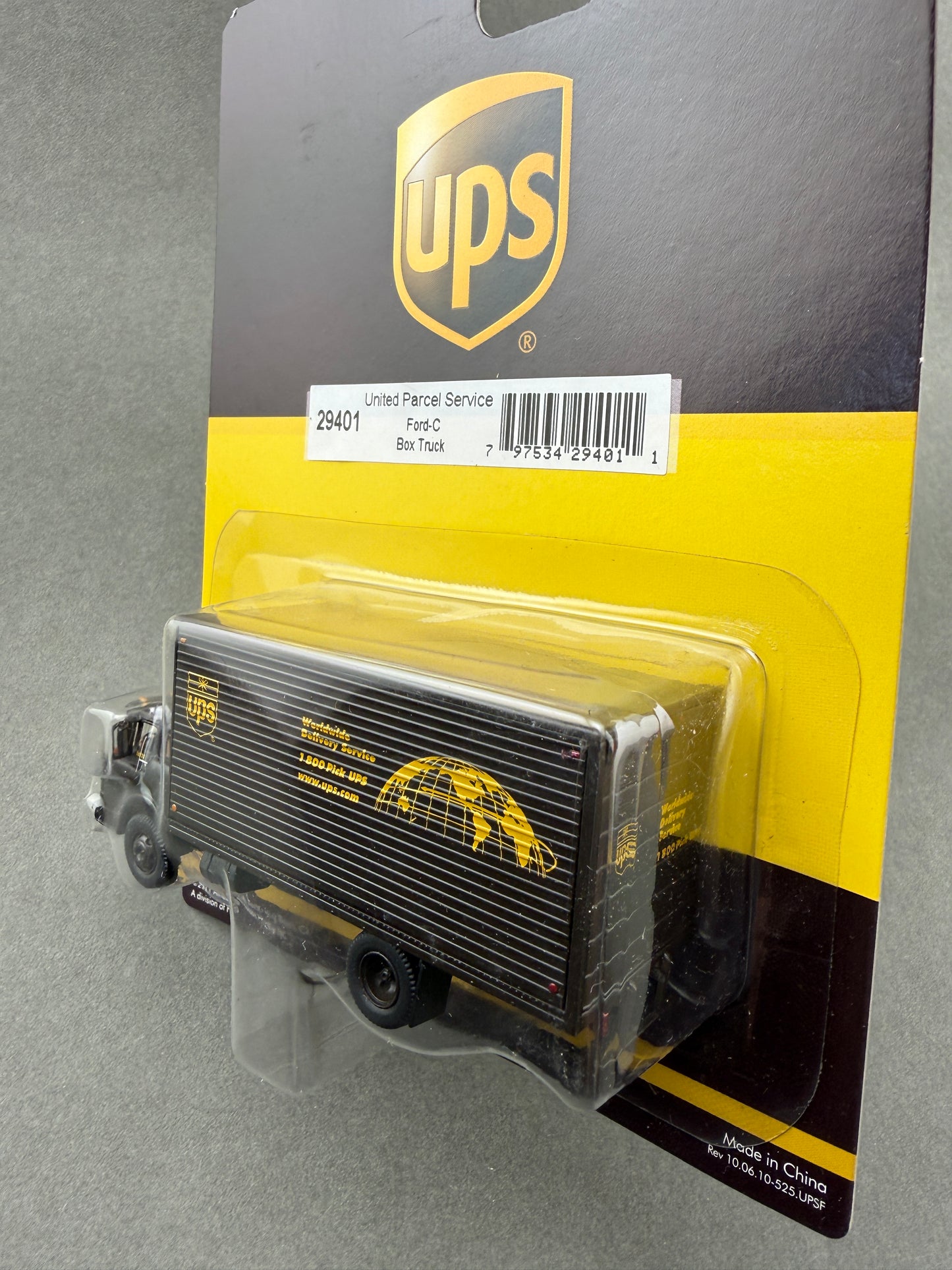 Athearn 29401 UPS HO RTR Ford C Box Truck