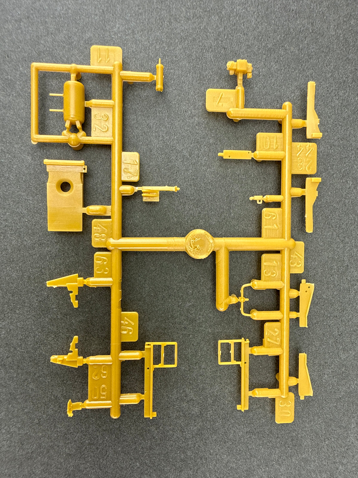 ATH 28936 57’ Spine Sprue D Details