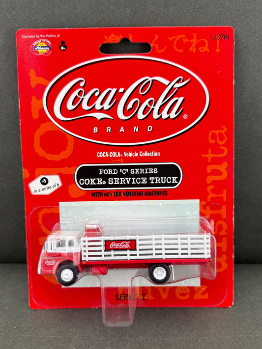 Athearn 8204 HO Ford 'C' Series Coke Service Truck W/60'S Era Vending Machines