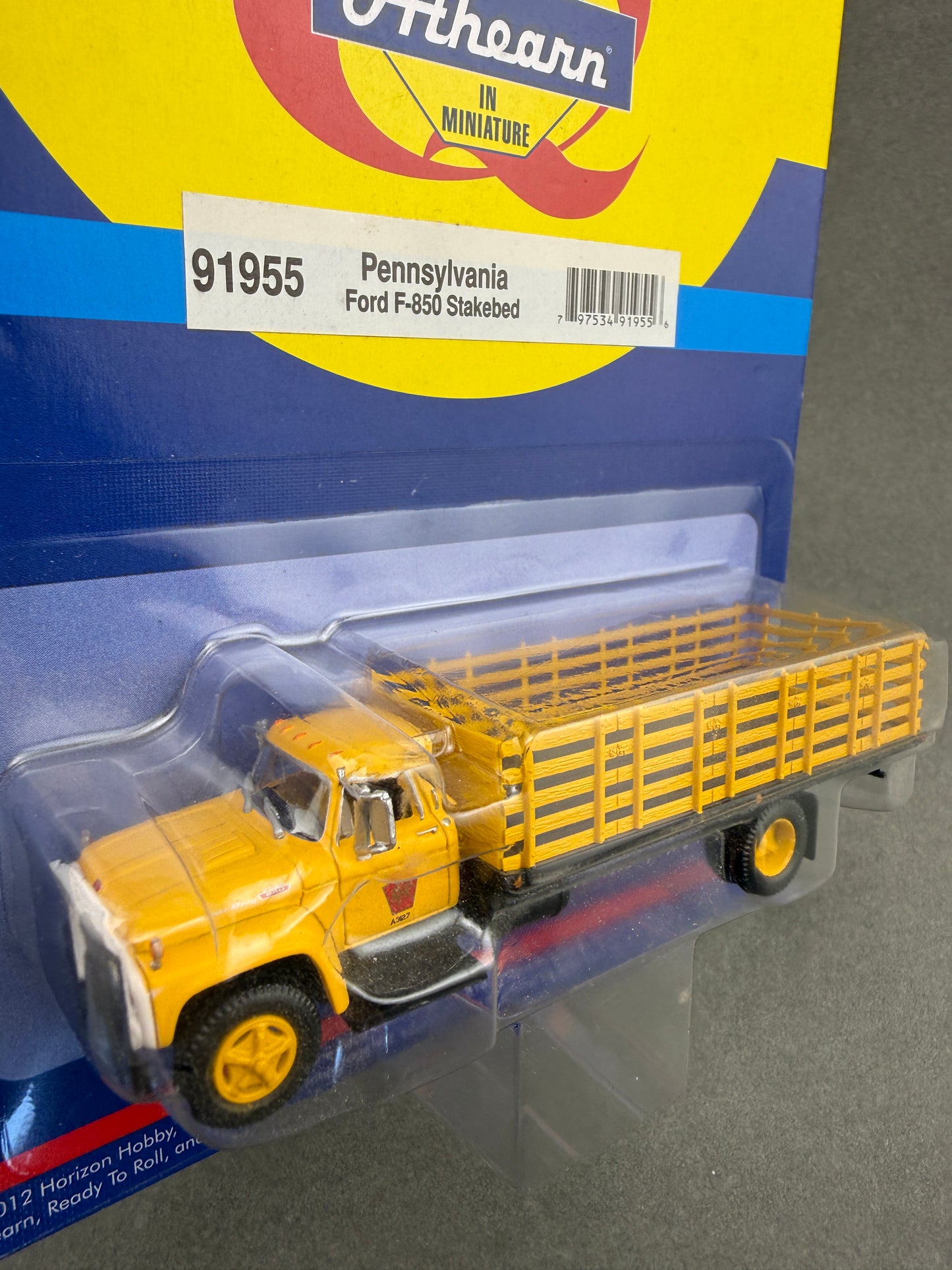 ATH 91955 HO RTR Ford F 850 Stakebed Truck PRR