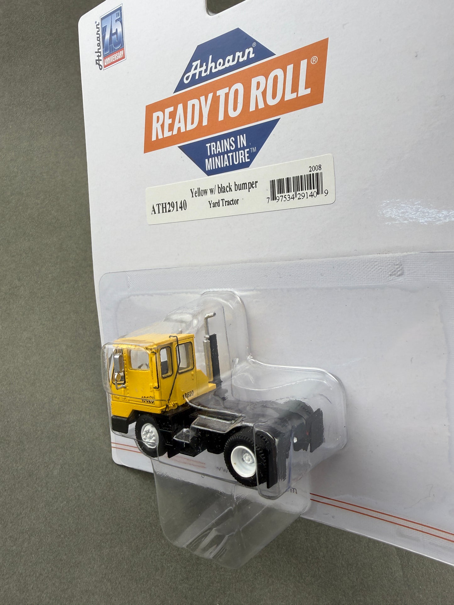 Athearn 29140 HO RTR Yellow w/ Black Bumper Yard Tractor