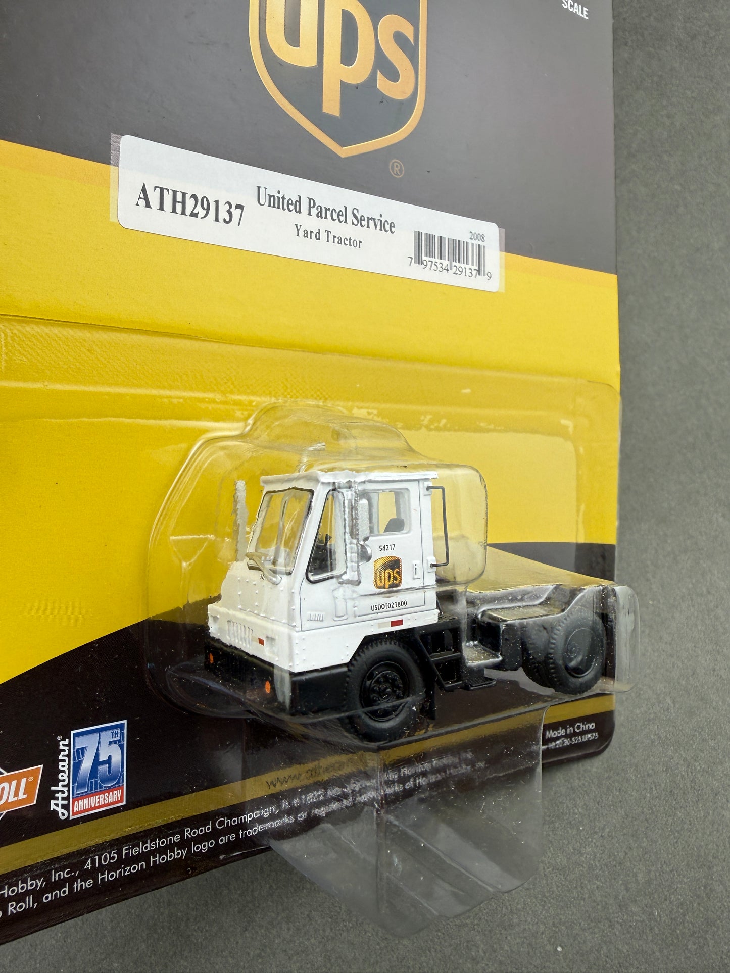 ATH 29137 HO Scale Modern Yard Tractor UPS
