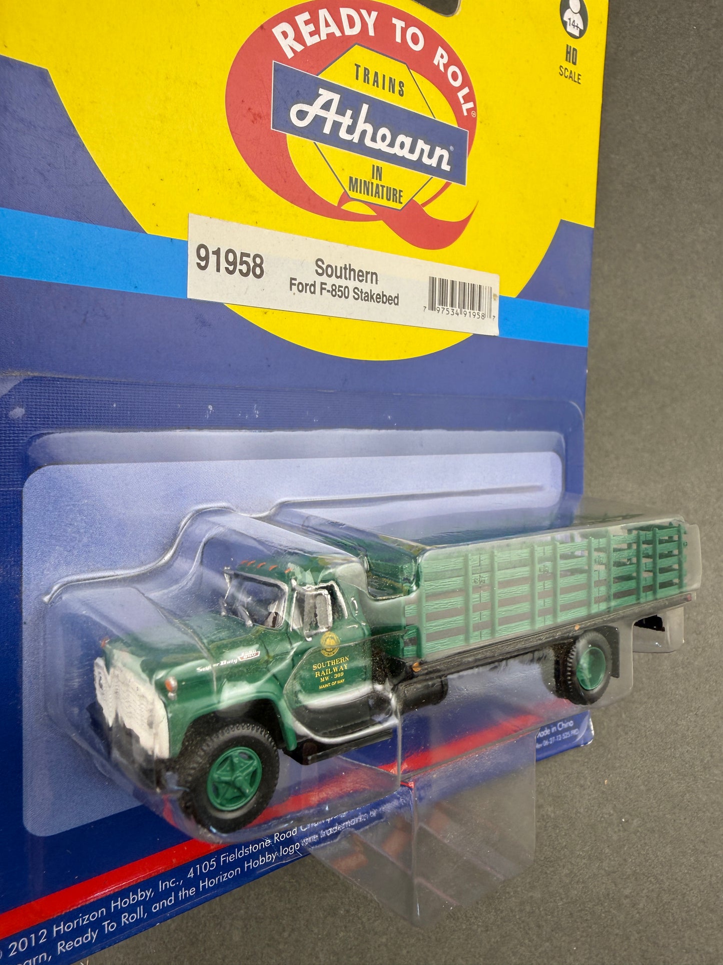 Athearn 91958 HO RTR Ford F-850 Stakebed Truck, Southern Railway