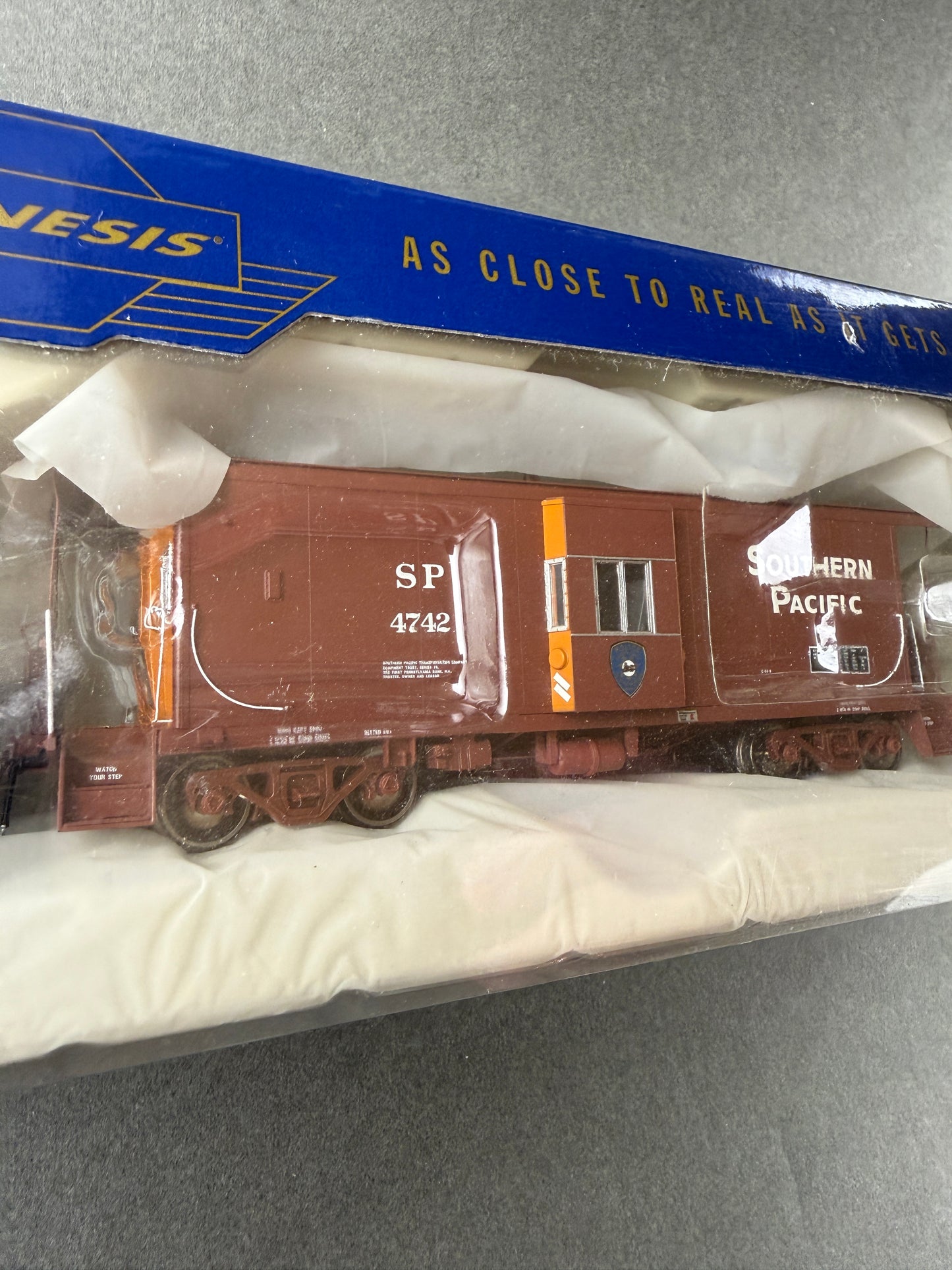 ATH G63018 HO Scale C 50 9 Bay Window Caboose SP Police Caboose Southern Pacific