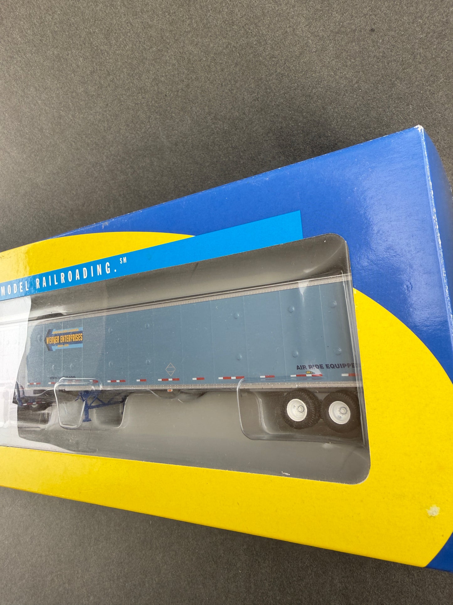 Athearn 28411 RTR 53' Wabash Duraplate 2-Pack, Werner