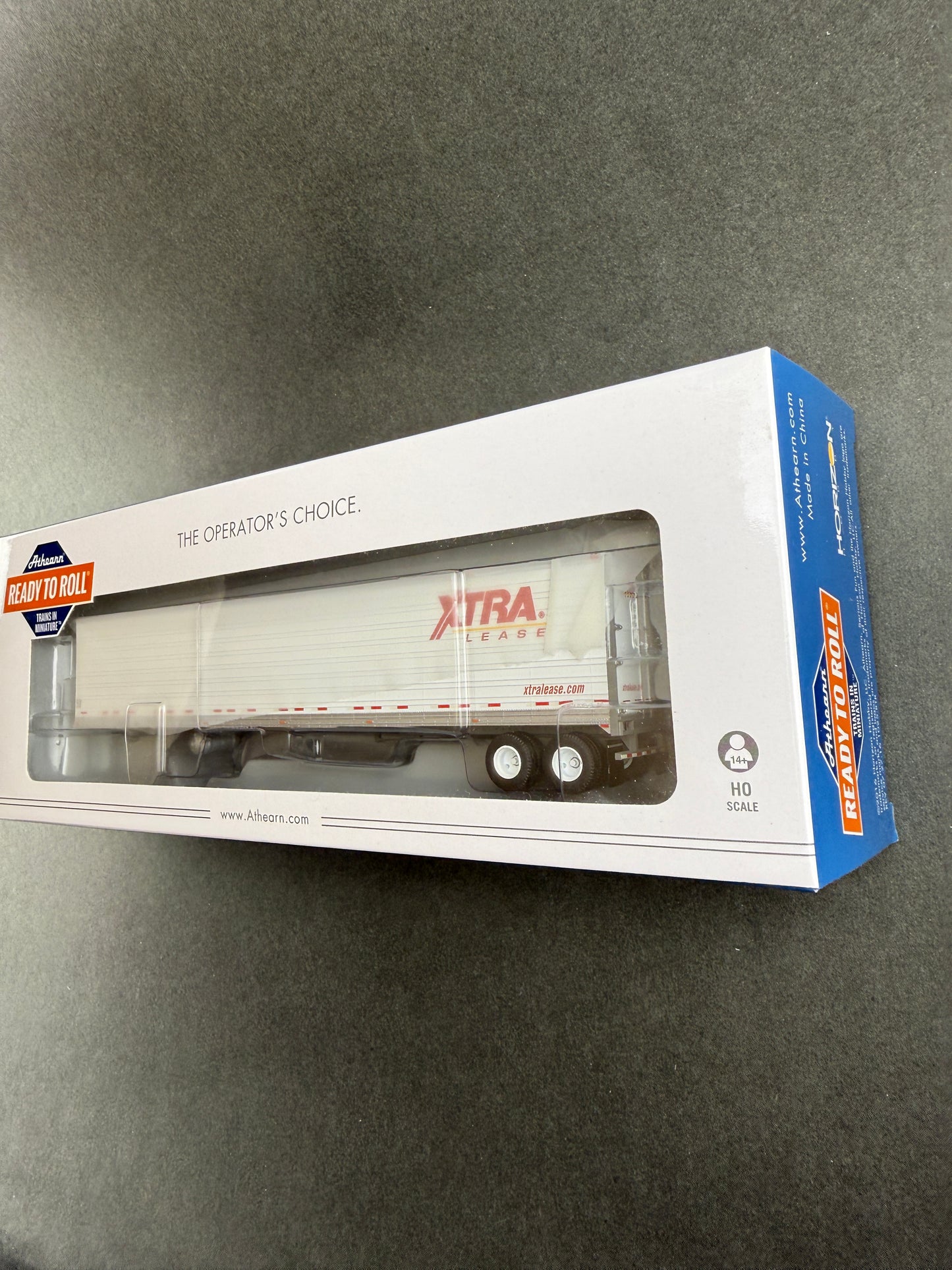ATH 29872 HO Scale U67857 53' Utility Reefer Trailer xtra
