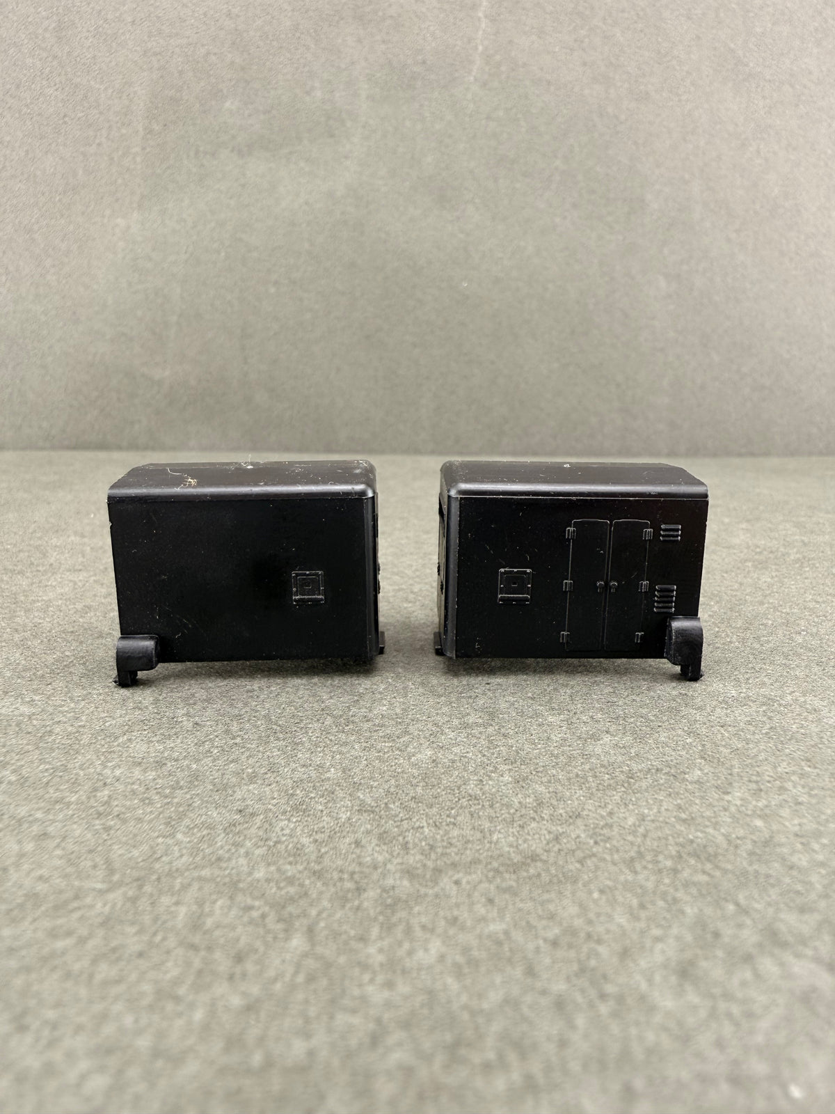 ATH 41001 HO Hood, SW7 Calf (2 Per Pack)