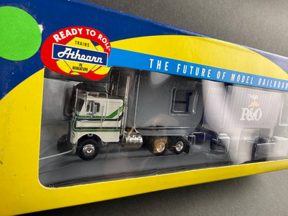 Athearn 92129 HO P&O Chassis 20' Container and Freightliner Tractor