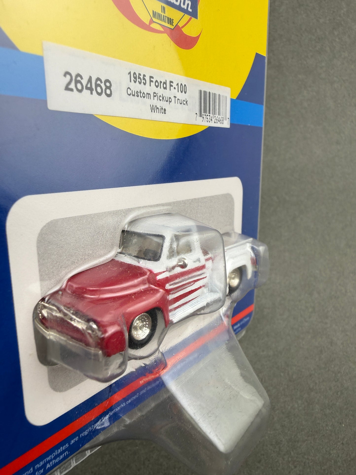 HO Athearn 26468 White/Red 1955 Ford F-100 Pickup Truck