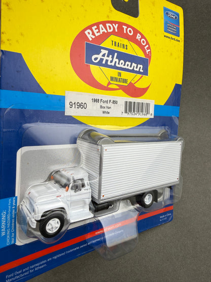 Athearn 91960 HO Ford F-850 1968 Box Van, White