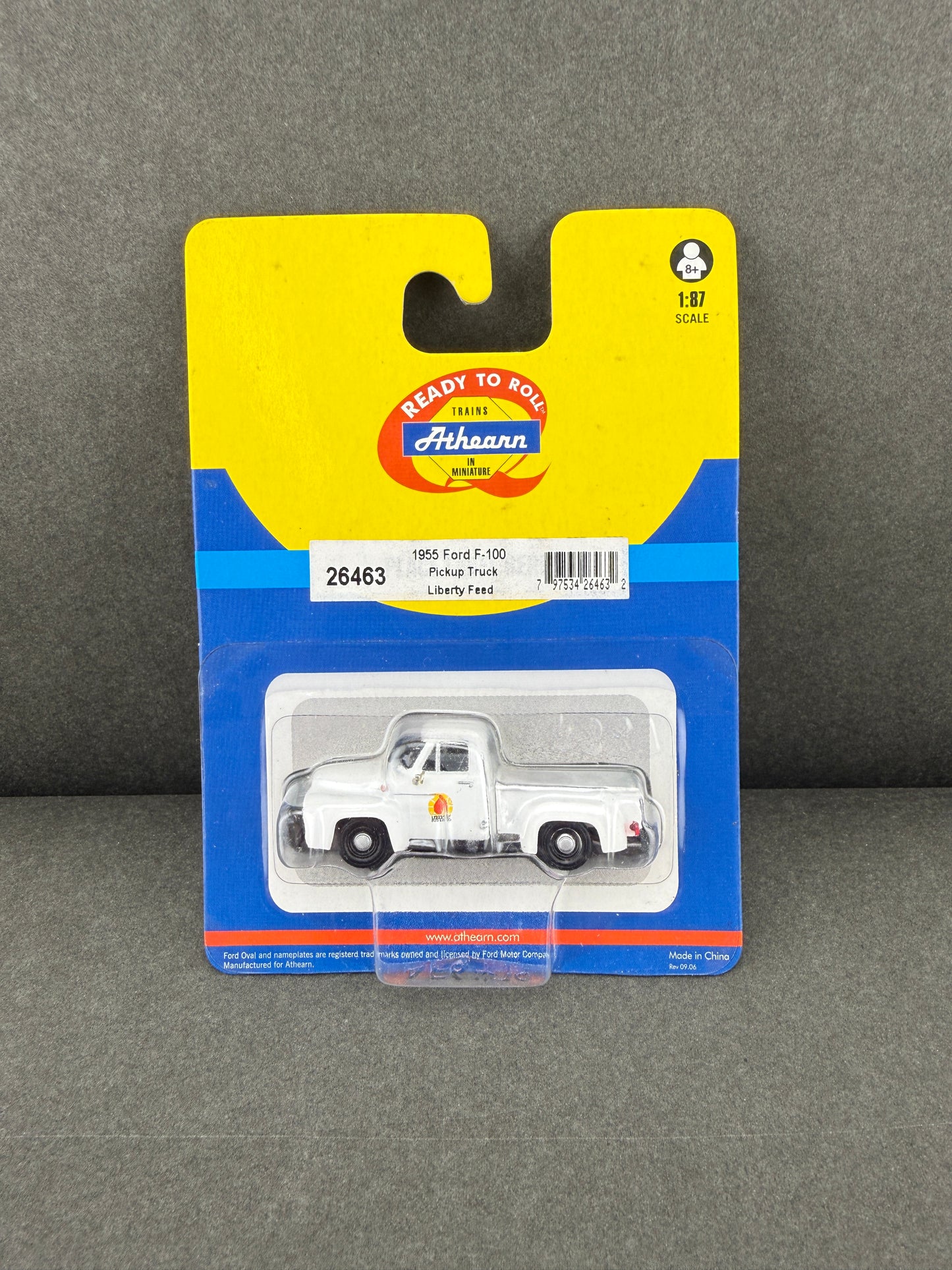 Athearn 26463 HO Liberty Feed 1955 Ford F-100 Pickup Truck
