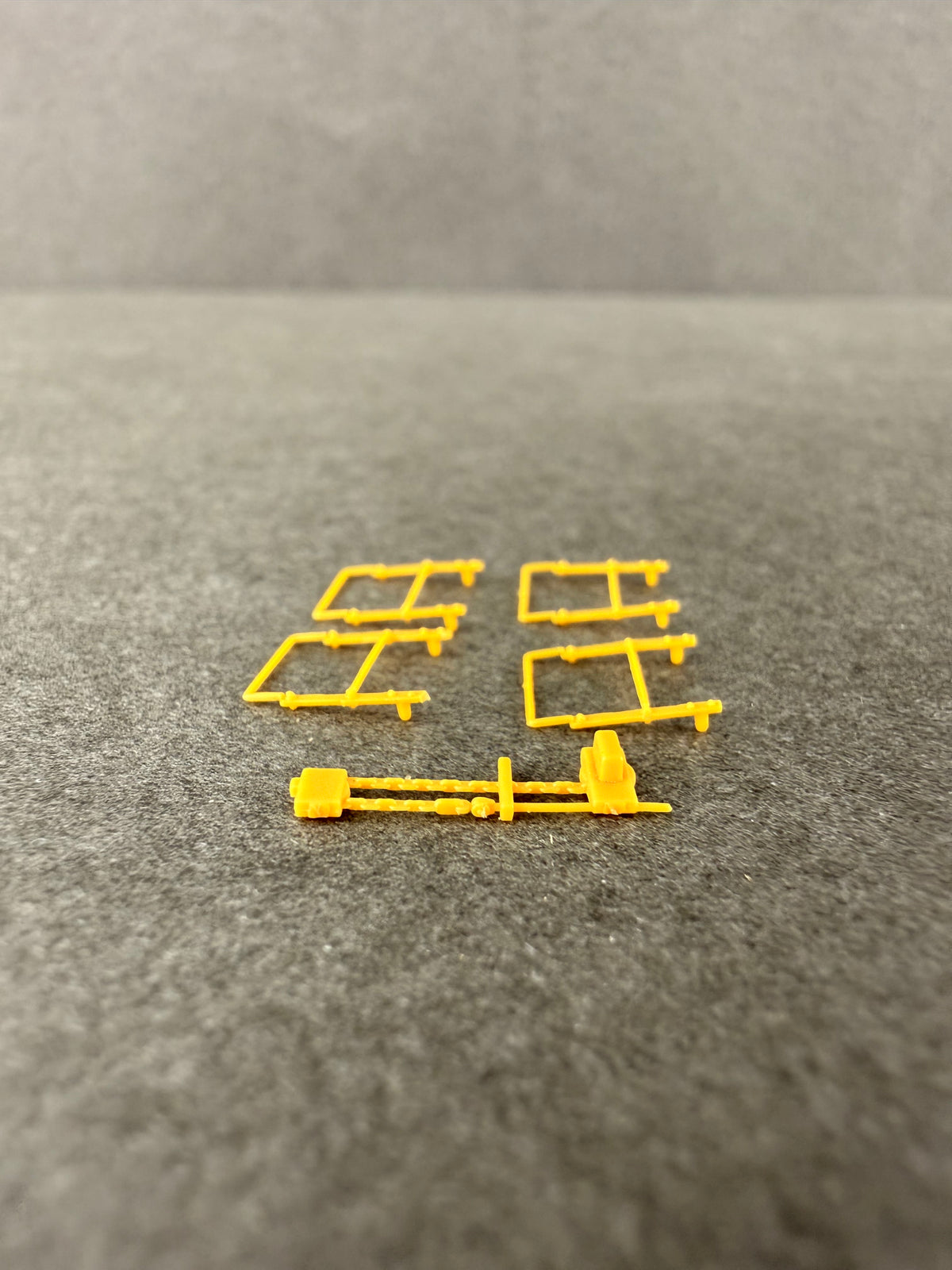 ATH 28937 57’ Spine Sprue E Details