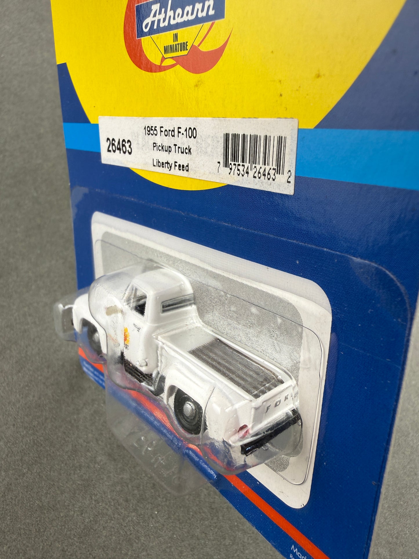 Athearn 26463 HO Liberty Feed 1955 Ford F-100 Pickup Truck