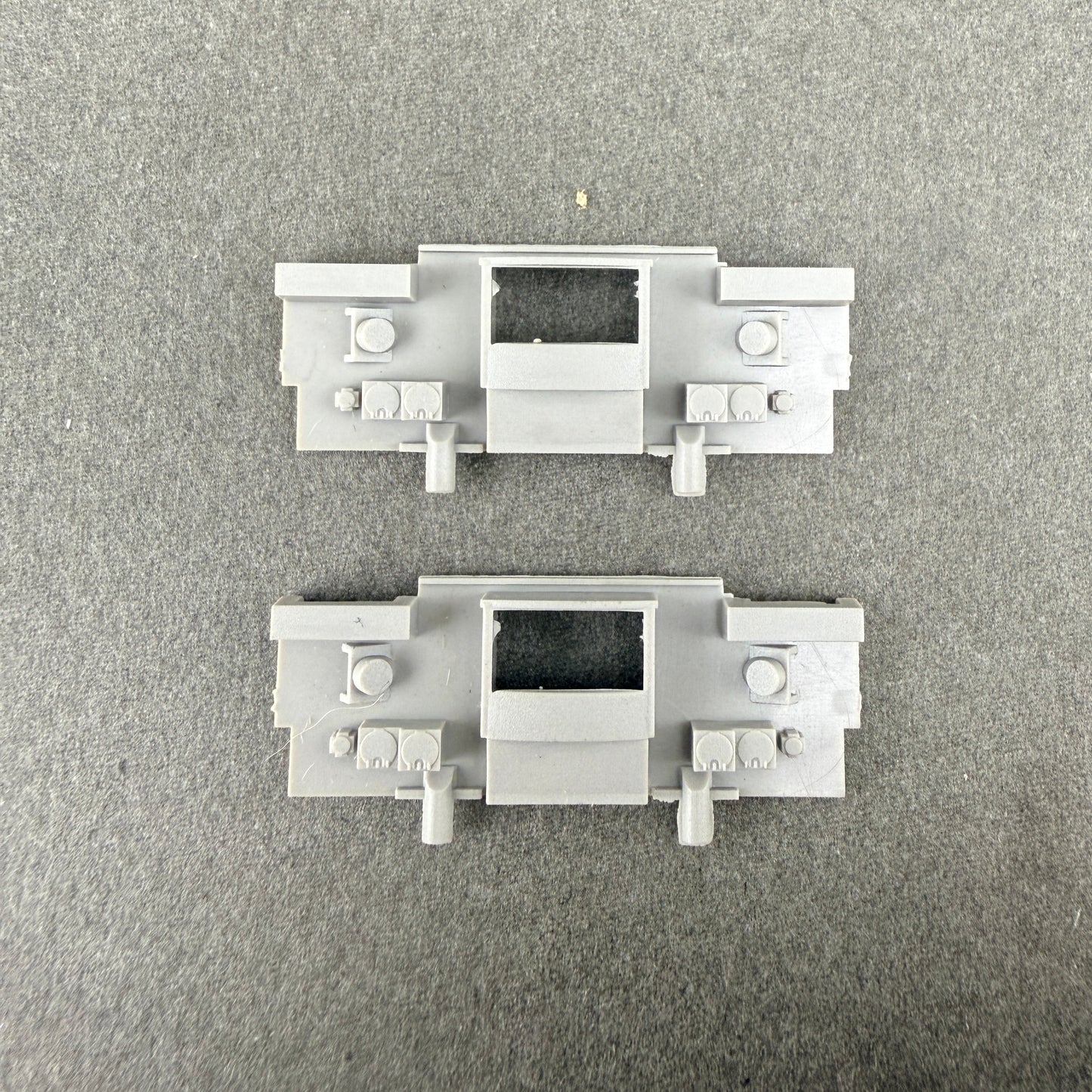 ATH 36583 G AMD 103 P42 rear pilot Grey pkg 2