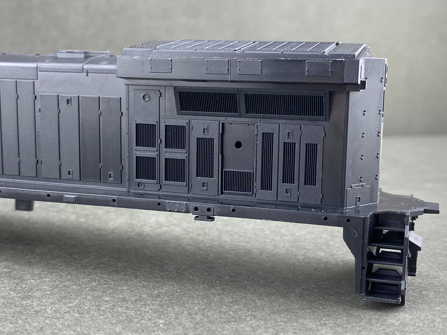 ATH P49505 C44 9W Phase 2 High Number Board Locomotive body Undec Black