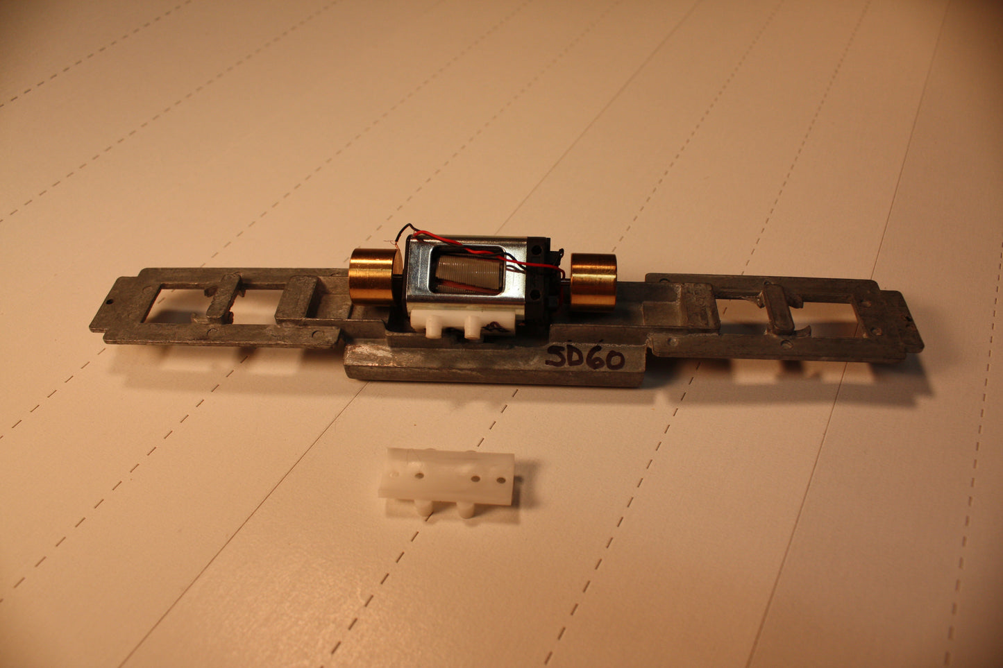 Ath - 99030   Genesis motor mounting screws  (pkg - 6)