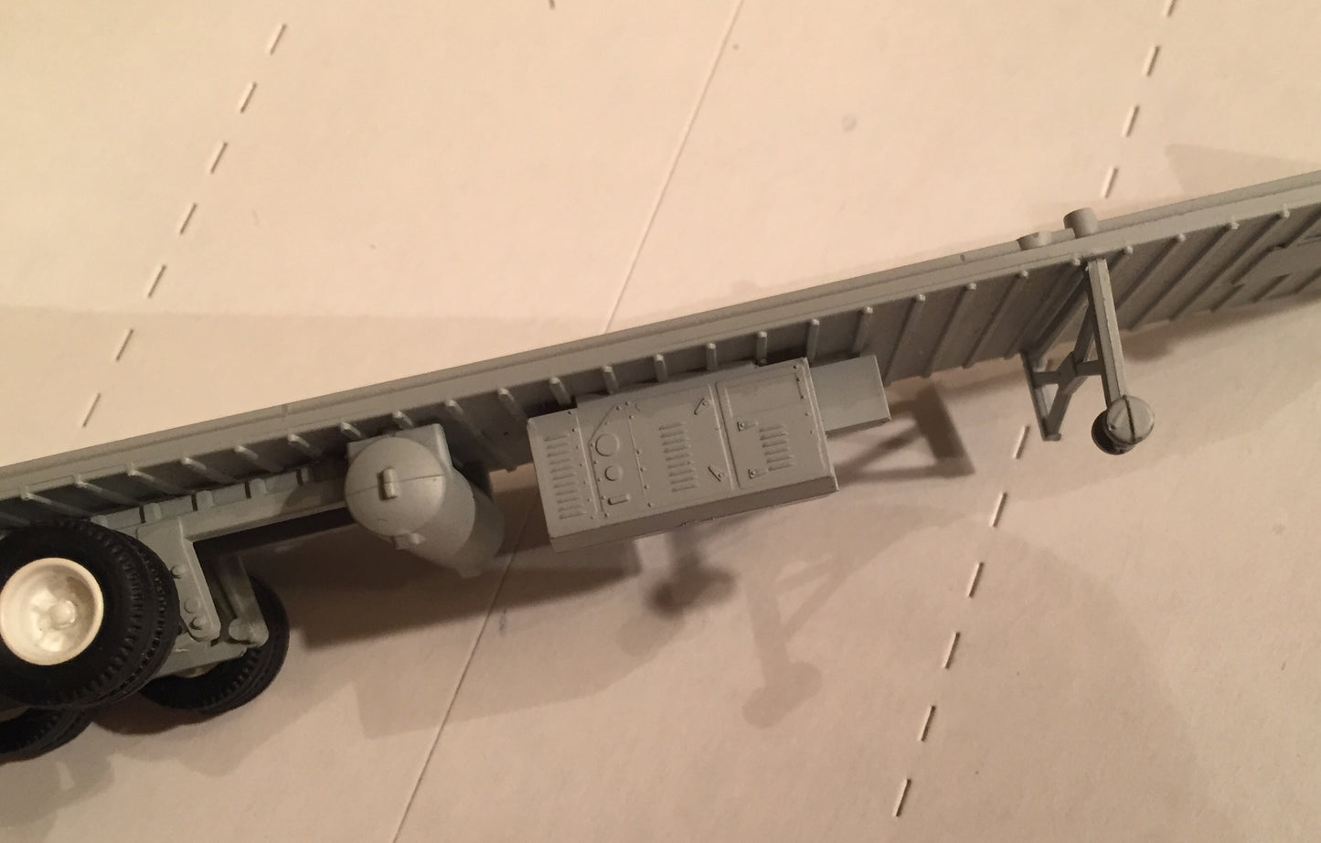 Ath - 51515   trailer underframes reefer unit (pkg-3)