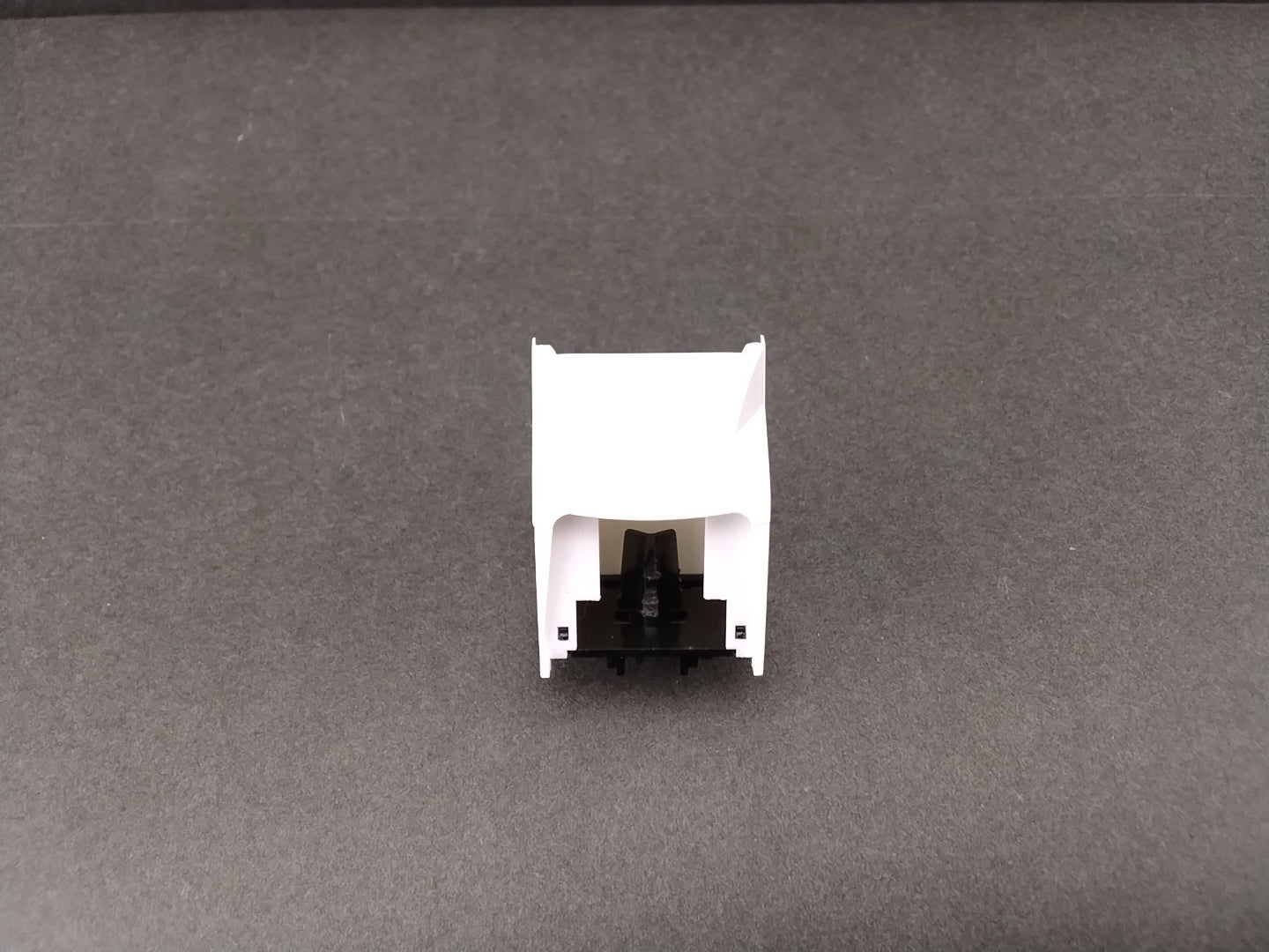 PPW 50016 Aero max sleeper with airdam this fits the Mack tractor