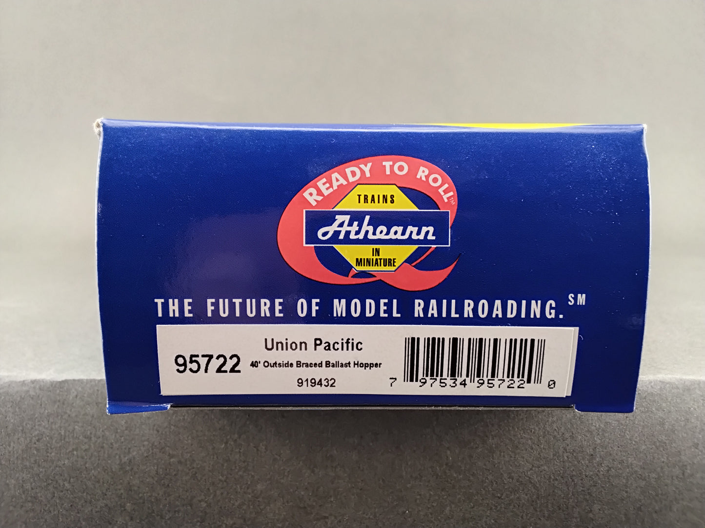 ATH 95722 Union Pacific 40' Outside Braced Ballast Hopper 919432