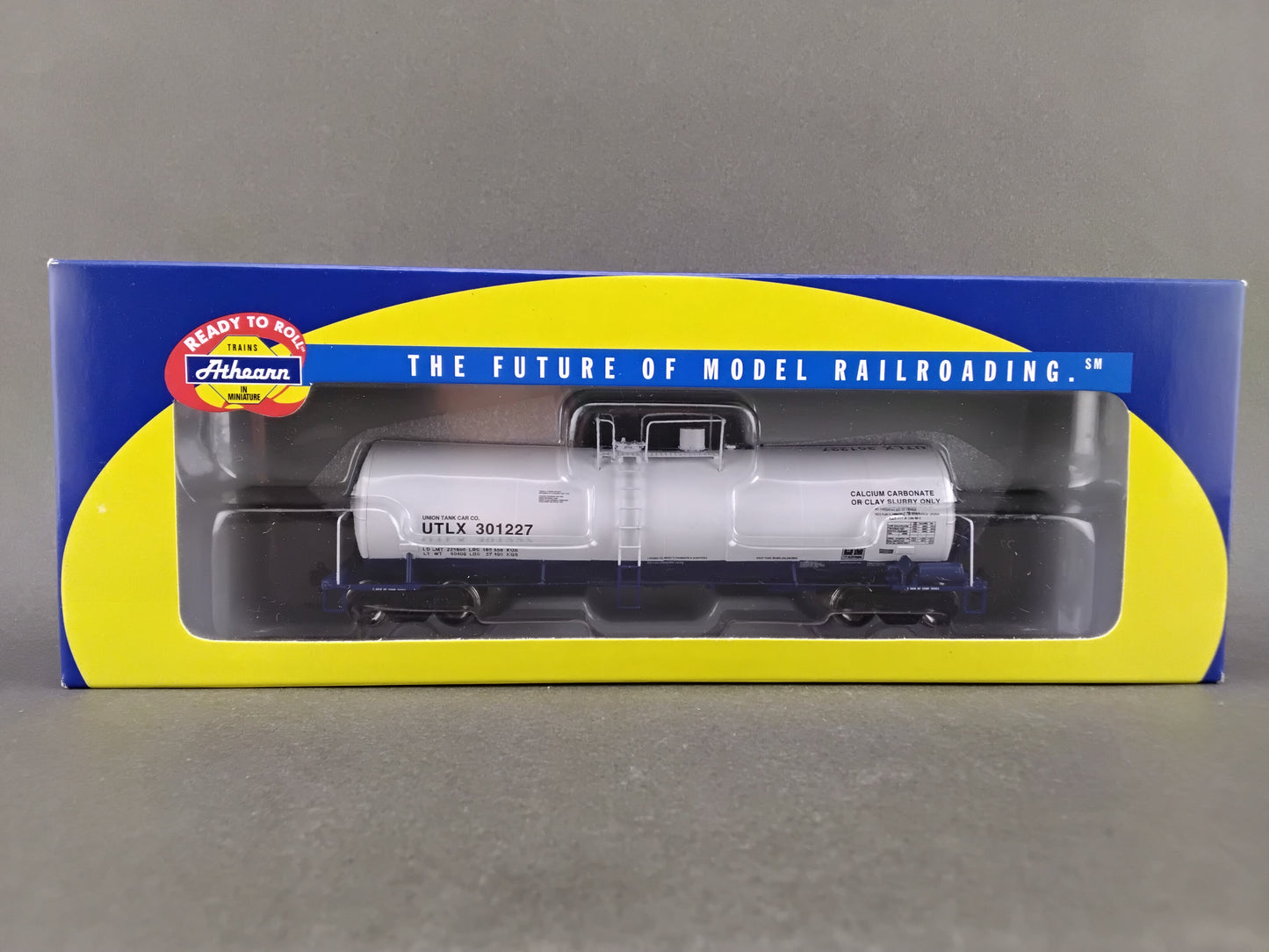 ATH 94811  Union Tank Car co Clay Tank Car 301227